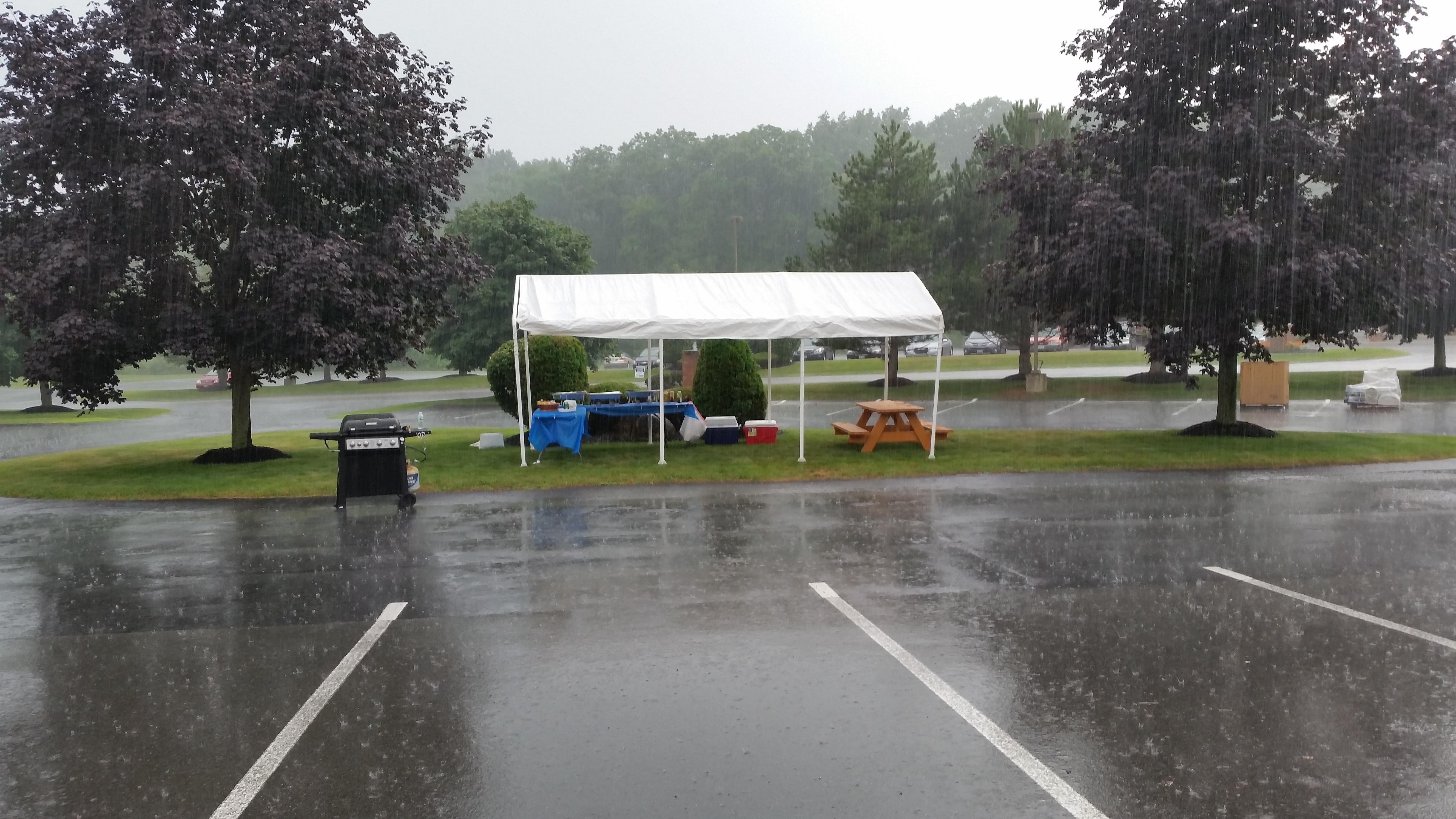 2015 Annual Electronics Recycling Event stand out in the rain